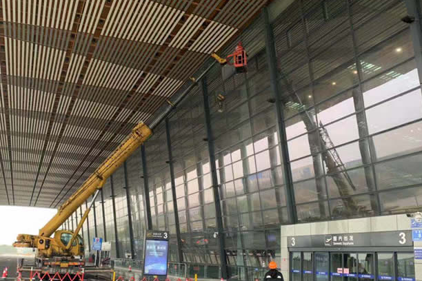 熊口管理区玻璃幕墙维护和保养